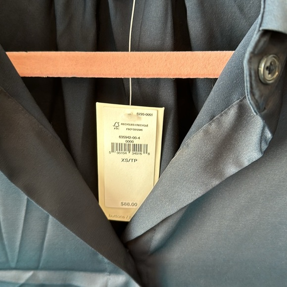 BNWT navy satin blouse - Picture 5 of 6